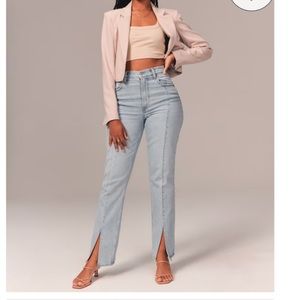 Abercrombie & Fitch Curve Love Ultra High Rise 90s Straight Jean Size 2 Short